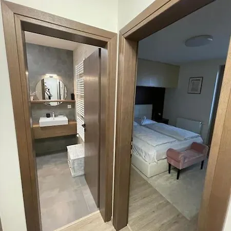 Apartment Urban 2 Bedroom *